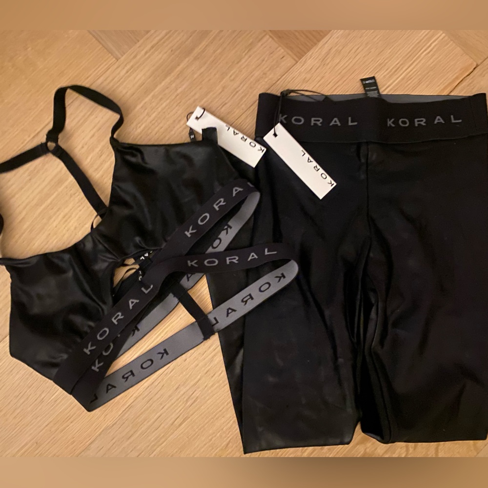 BNWT koral work out set
